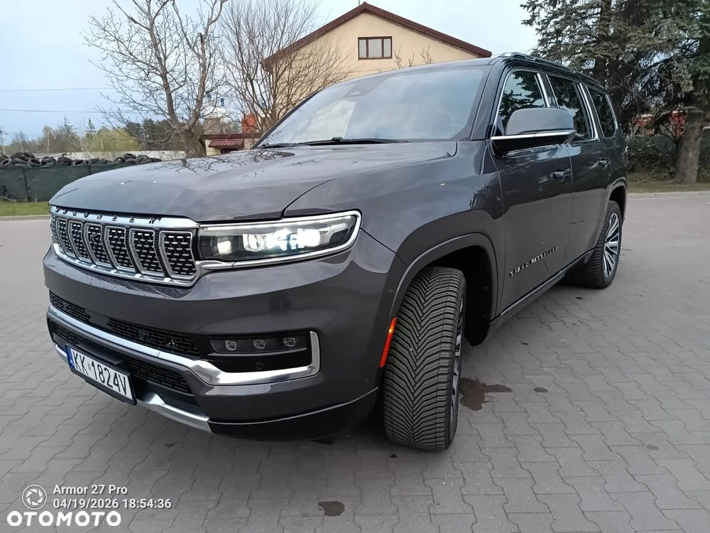 Jeep Grand Wagoneer - 3
