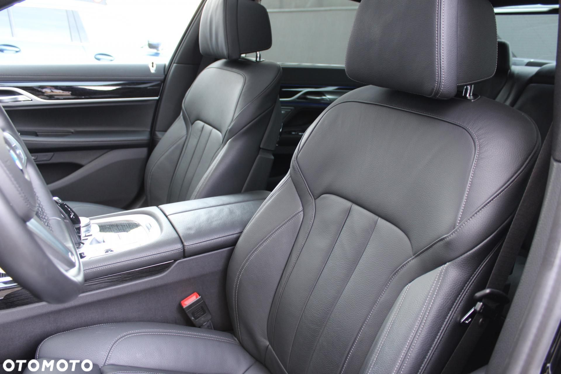 BMW Seria 7 - 8
