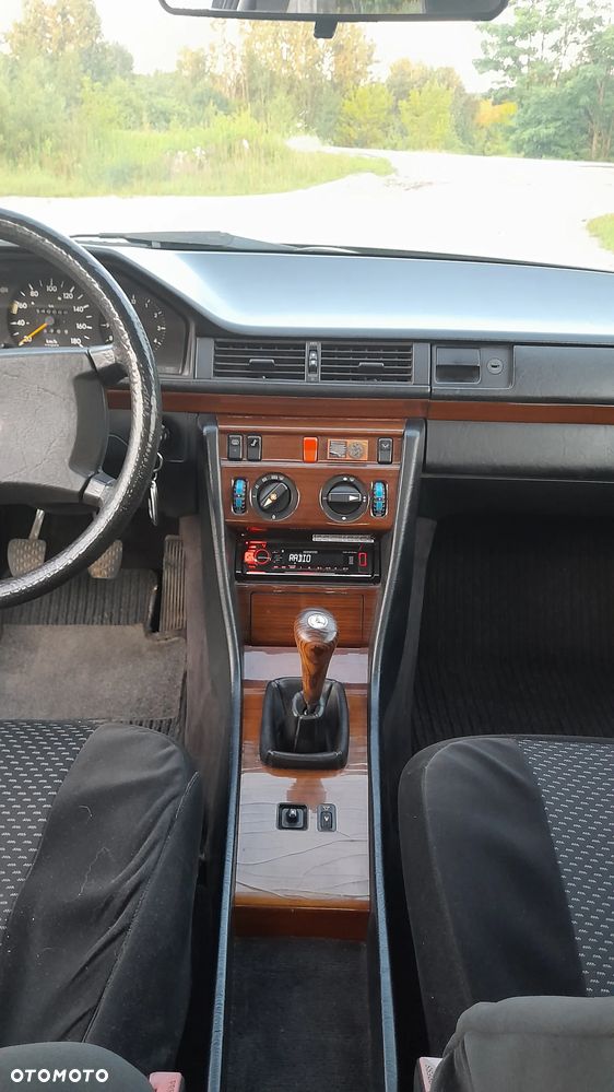 Mercedes-Benz W124 (1984-1993) - 19