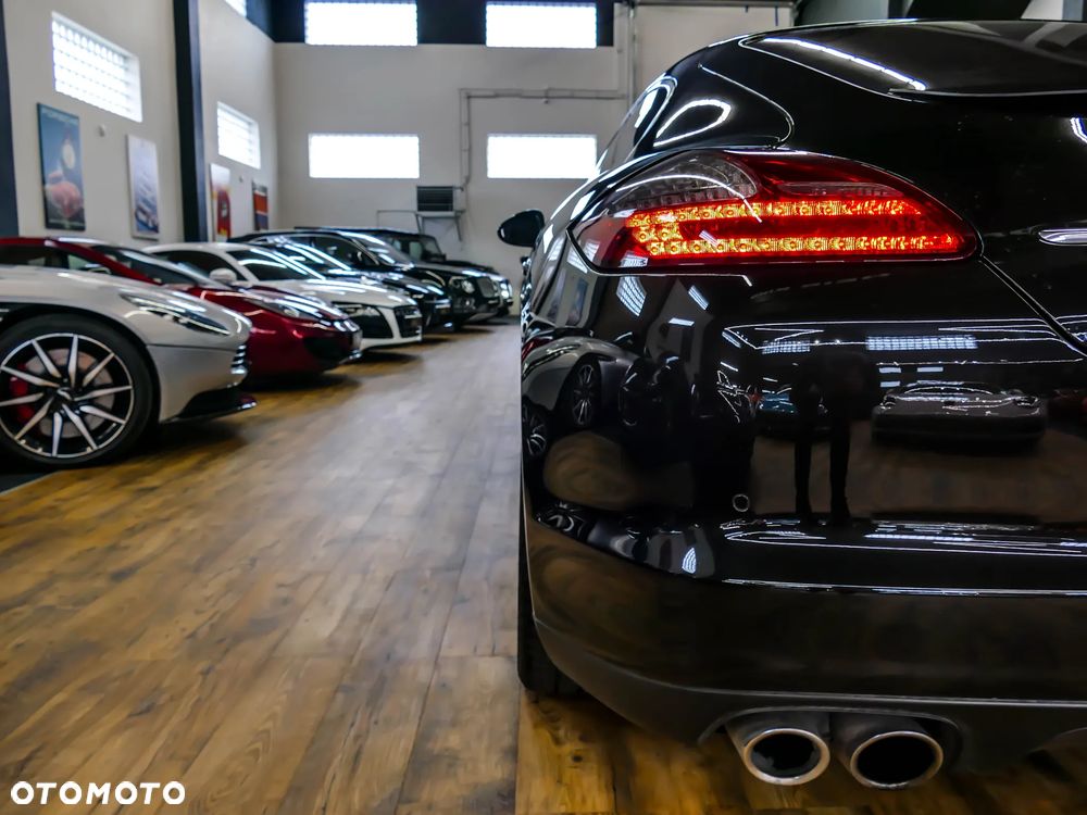 Porsche Panamera 4S PDK - 31