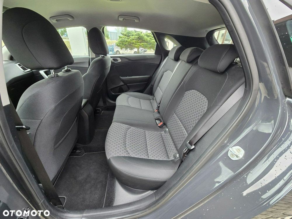 Kia Ceed - 26
