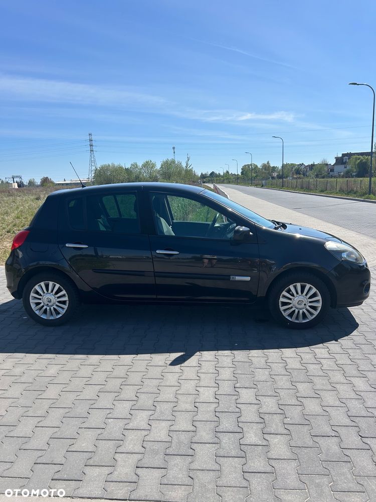 Renault Clio 1.2 16V Life - 4