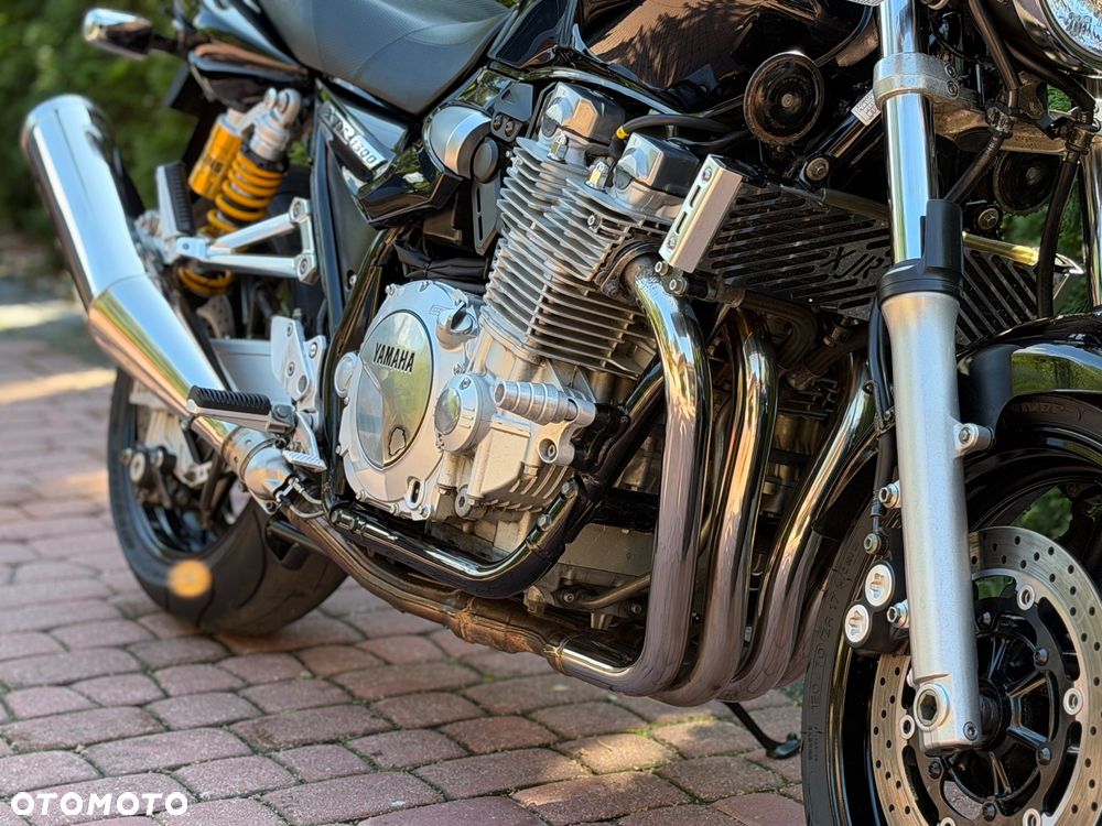 Yamaha XJR - 12