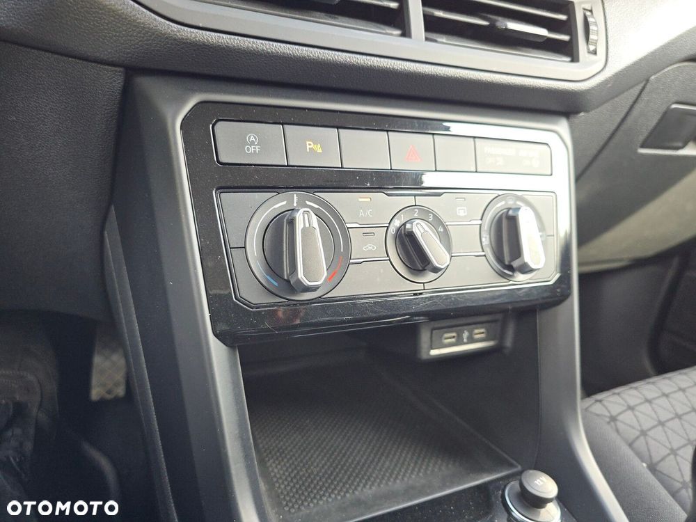 Volkswagen T-Cross - 23