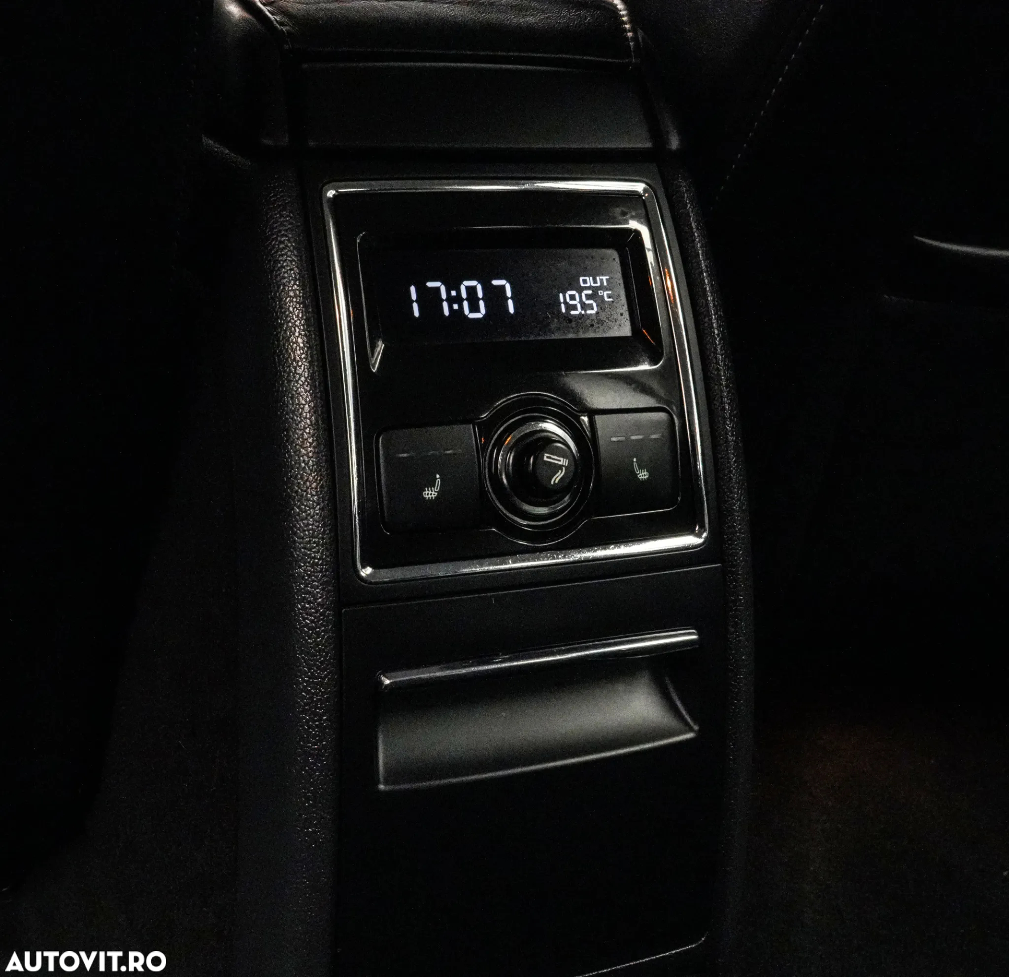 Skoda Superb Combi 1.6 TDI Elegance - 24