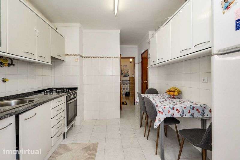 APARTAMENTO T3 VENDA NO CARREGADO PERTO DO OUTLET SHOPPING CAMPERA - Grande imagem: 2/12