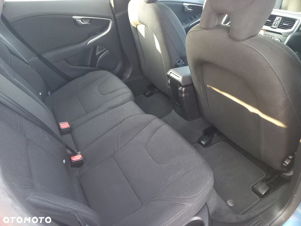 Volvo V60 D2 Drive-E Dynamic Edition (Kinetic) - 25