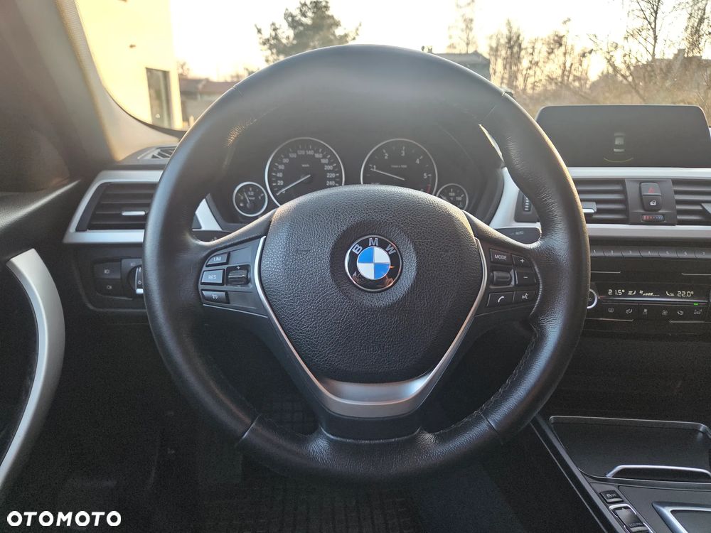 BMW Seria 3 318d Sport Line Shadow - 10