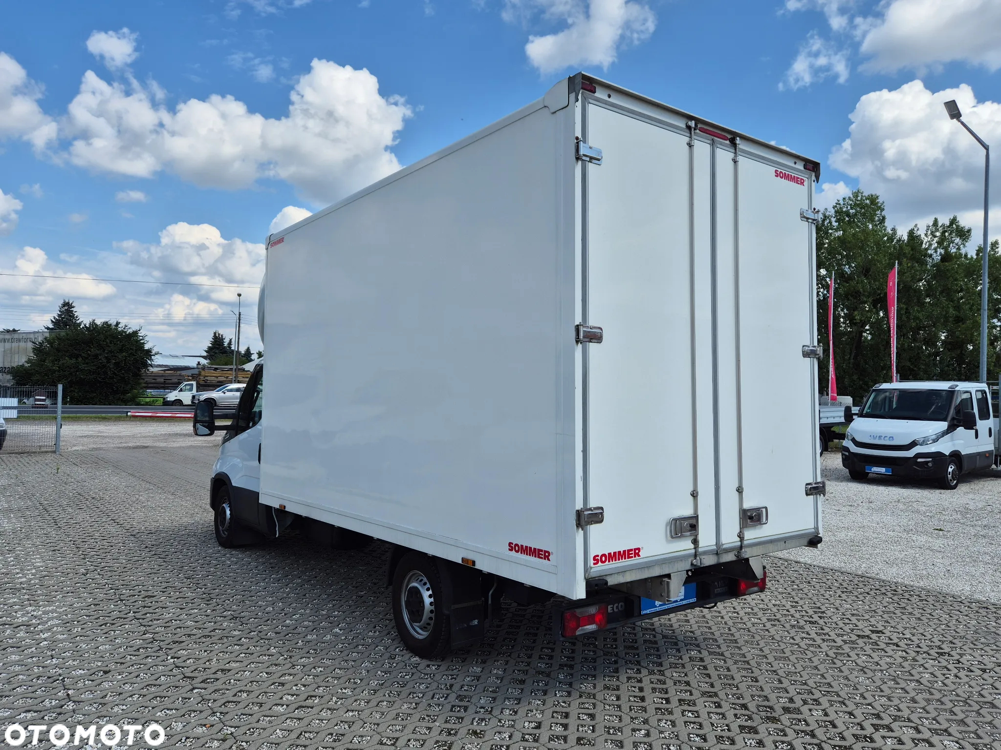 Iveco Daily 35S14 Hi-Matic, kontener 8PAL, klimatyzacja - 7