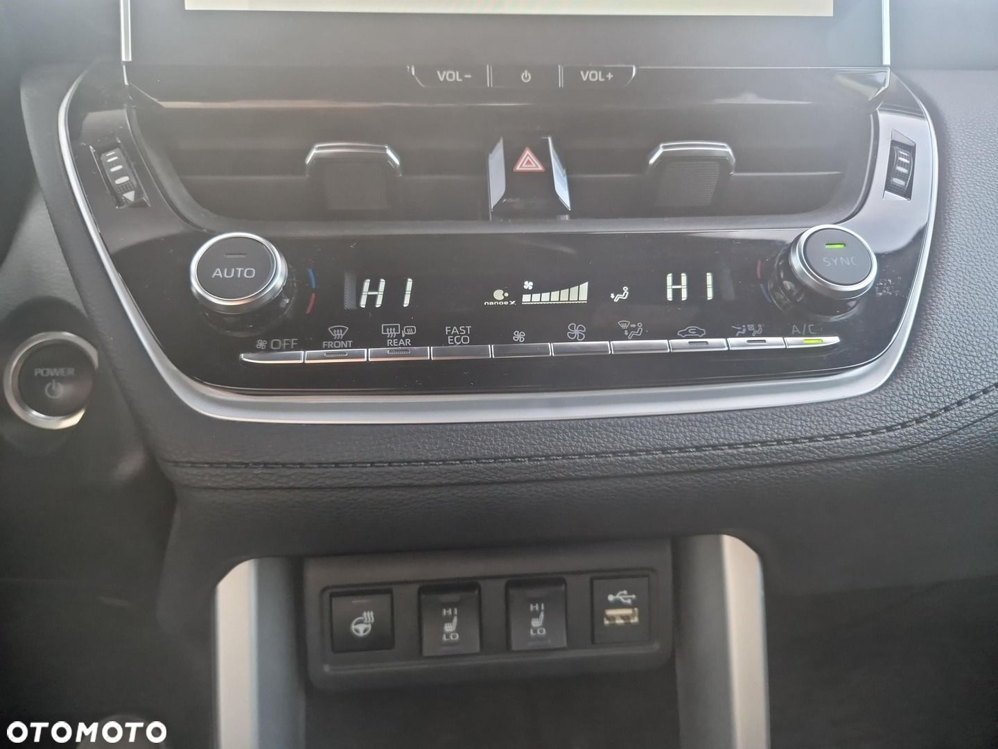 Toyota Corolla Cross - 17