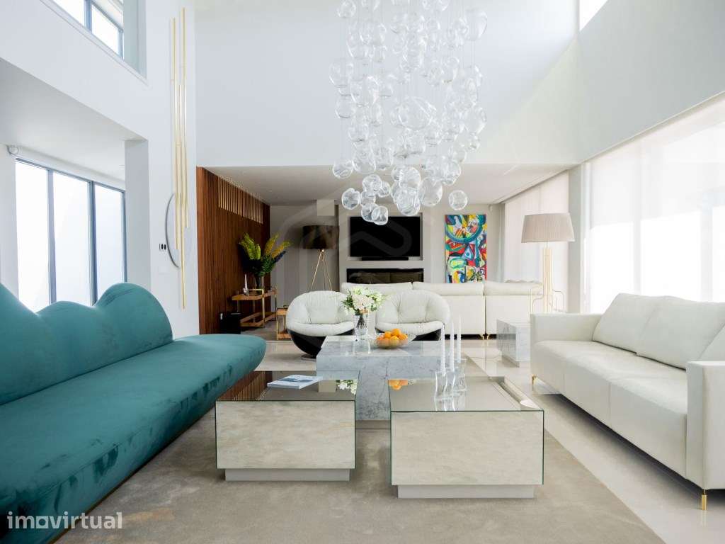 Moradia de estilo contemporâneo e com linhas modernas, Pinhal Velho... - Grande imagem: 4/46