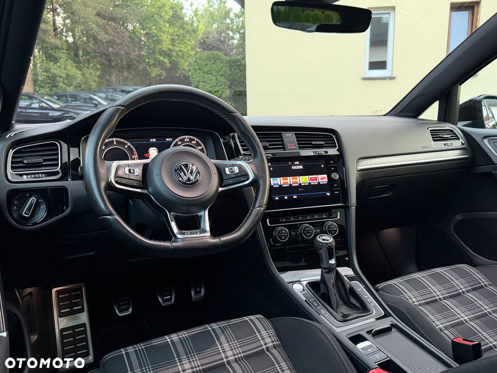 Volkswagen Golf GTD (BlueMotion Technology) - 16