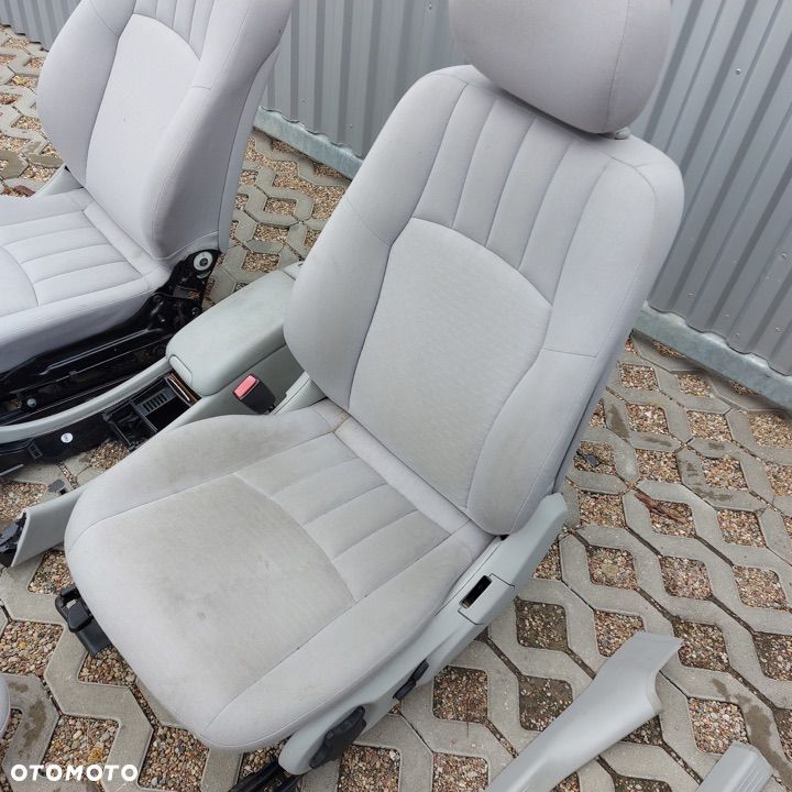 FOTELE KANAPA WNETRZE BOCZKI DYWANY POSZYCIA KOMPLET MERCEDES C W203 LIFT COMBI KOMBI ORYG DEMONTAZ - 8