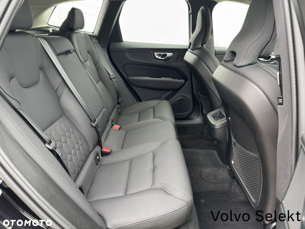 Volvo XC 60 B5 B AWD Plus Dark - 15