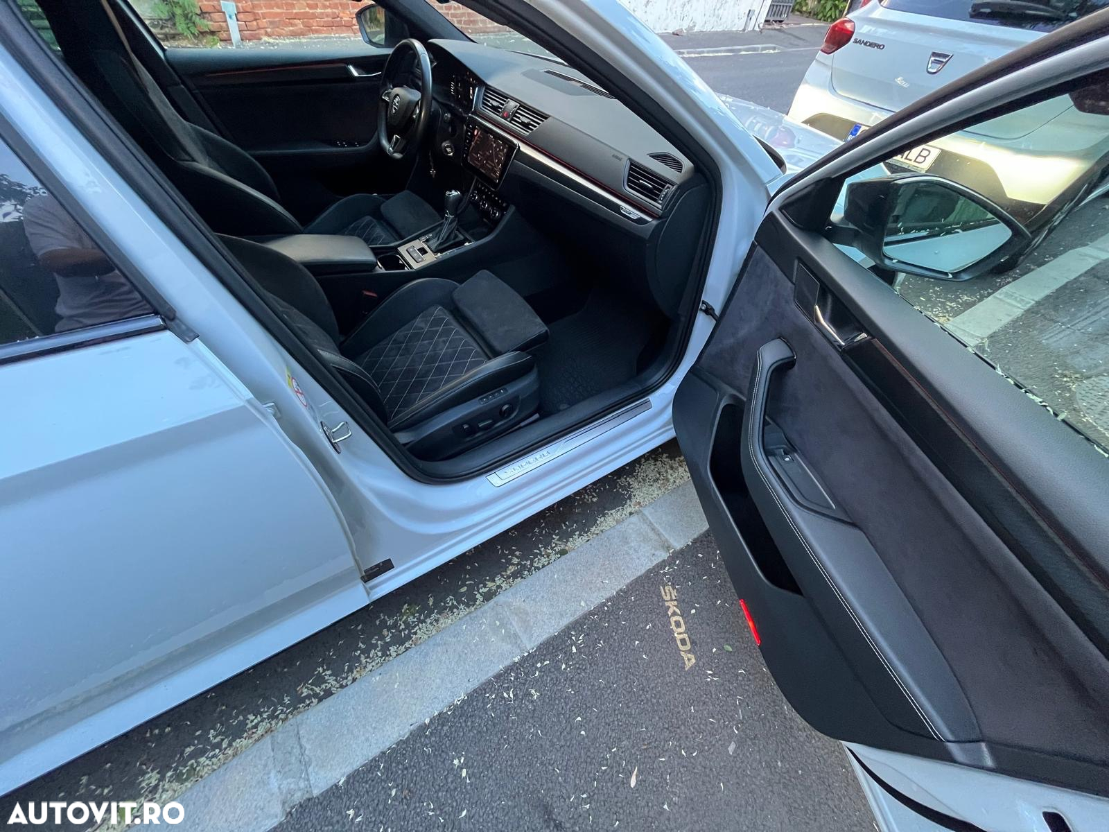 Skoda Superb 2.0 TSI 4X4 DSG Sportline - 9