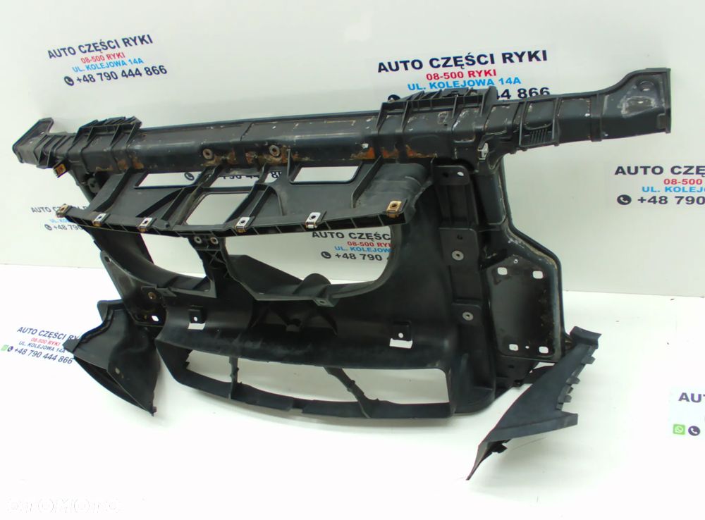 BMW 1 E87 2.0B Pas Przedni - 3