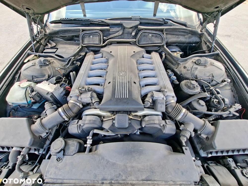 BMW Seria 7 750i - 20