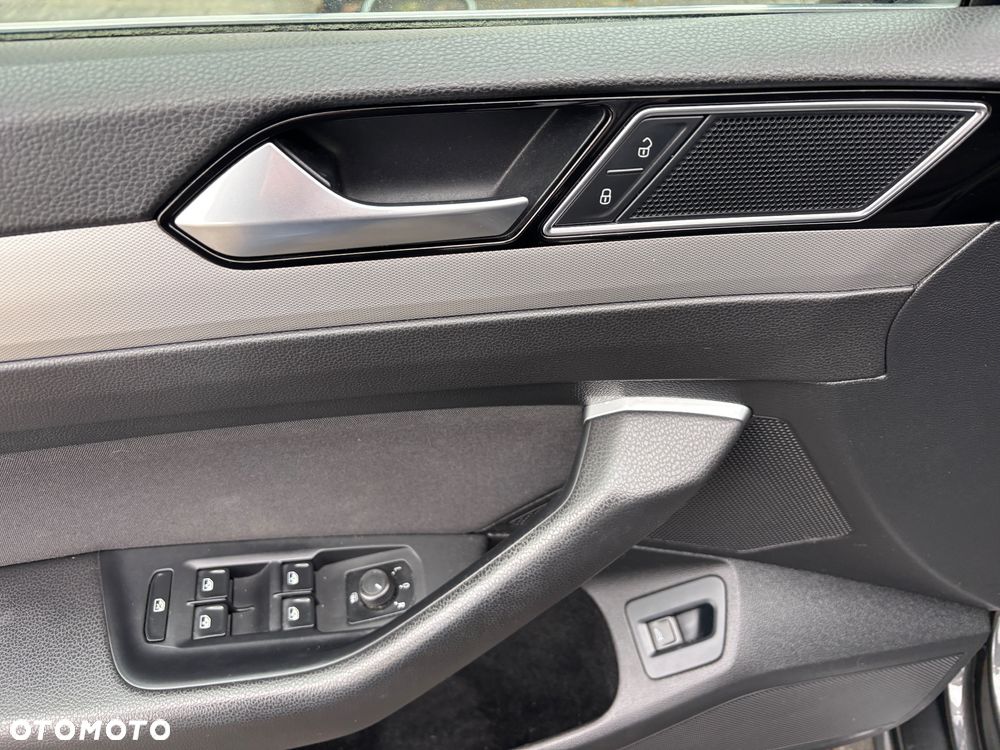 Volkswagen Passat 1.8 TSI BMT Comfortline DSG - 9