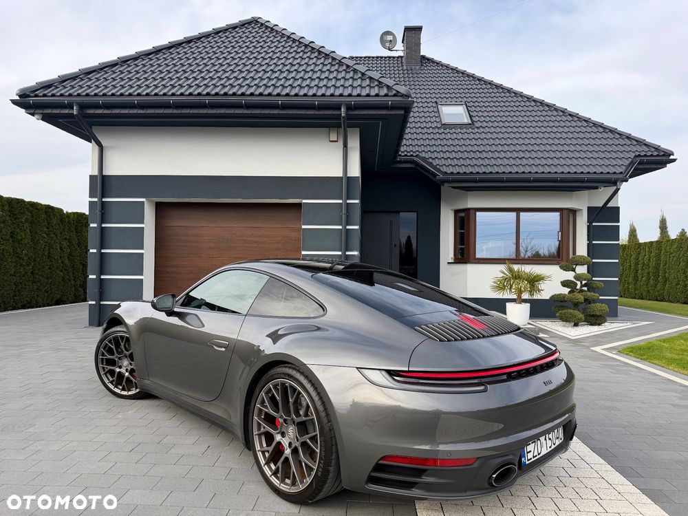 Porsche 911 Carrera 4S - 3