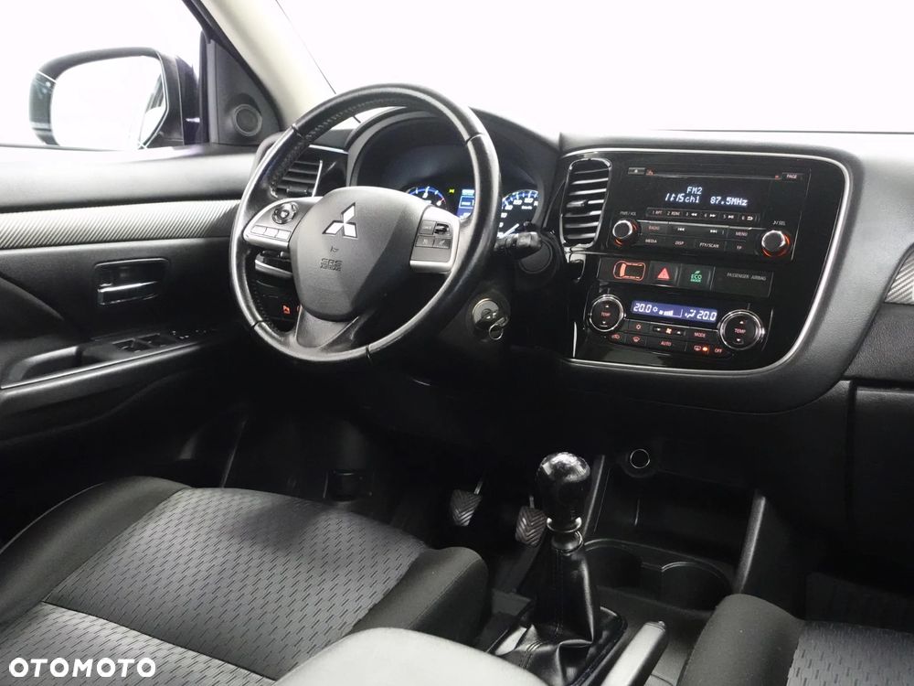 Mitsubishi Outlander 2.2 DI-D 4WD Invite - 30