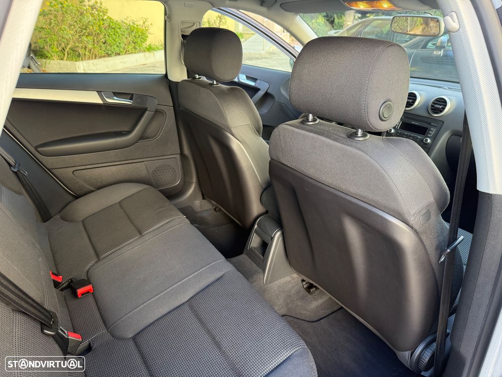 Audi A3 Sportback 2.0 TDi Sport 18 - 12