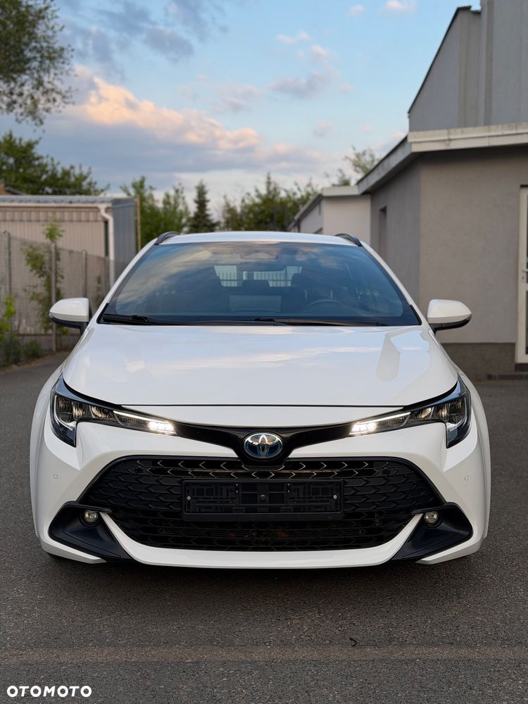 Toyota Corolla 1.8 Hybrid Team Deutschland - 1