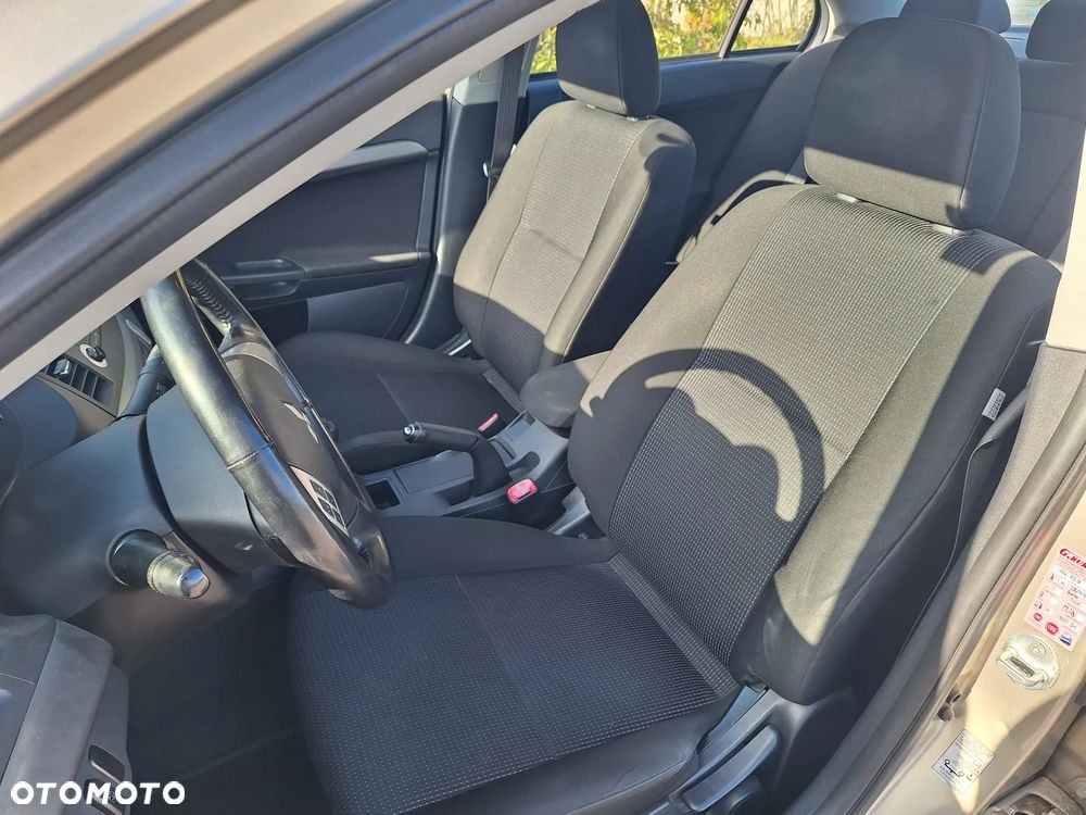 Mitsubishi Lancer 1.5 Invite - 28