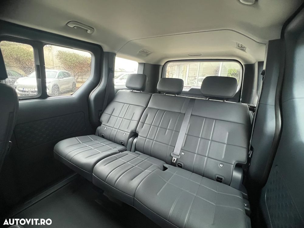 Kia PV5 Passenger - 12