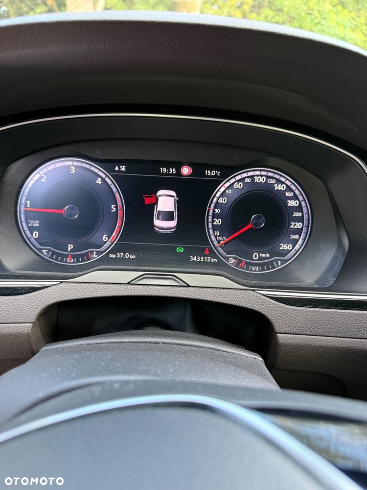 Volkswagen Passat - 19