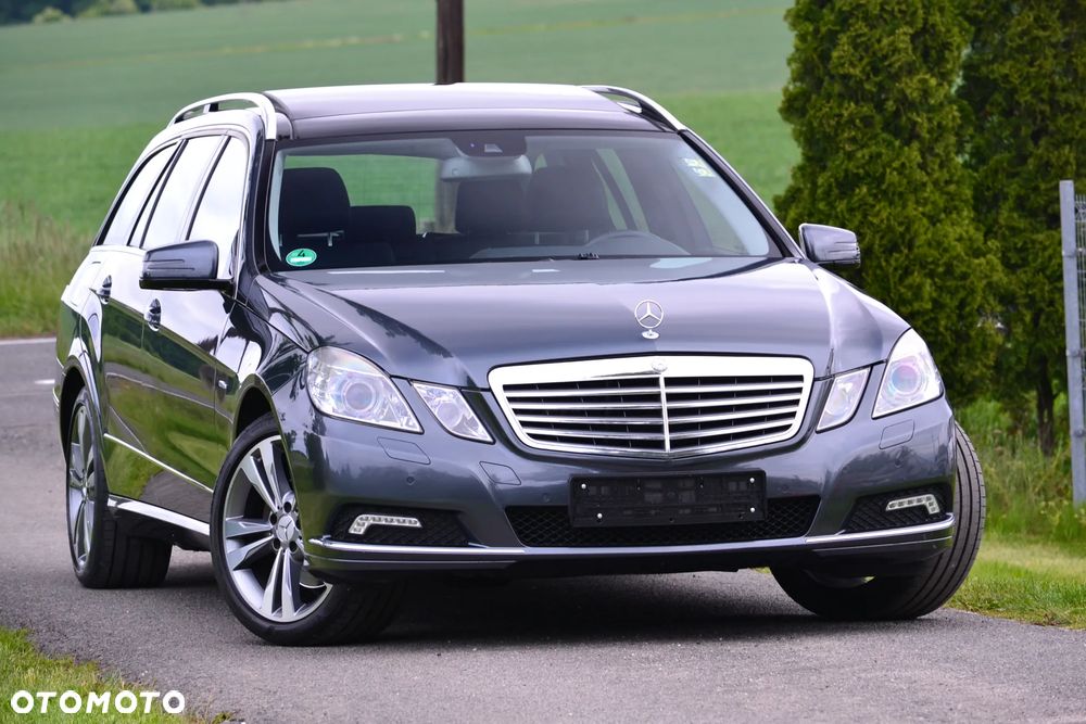 Mercedes-Benz Klasa E 350 CDI DPF BlueEFFICIENCY 7G-TRONIC Elegance - 3