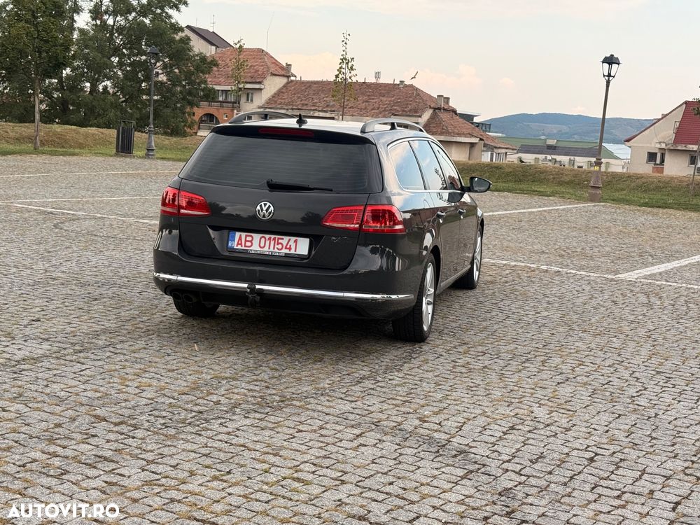 Volkswagen Passat 2.0 TDI DSG Highline - 8