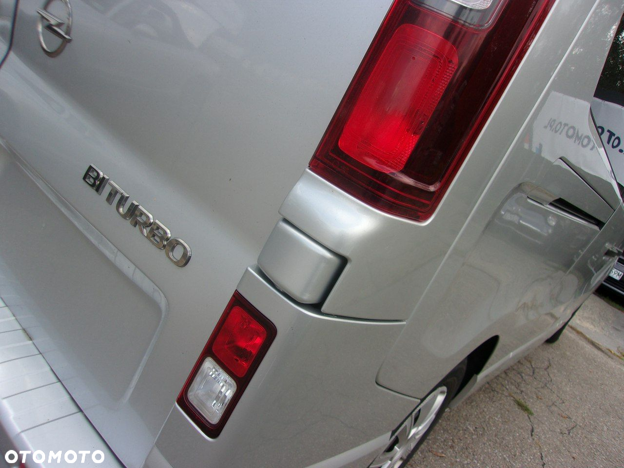 Opel Vivaro - 10