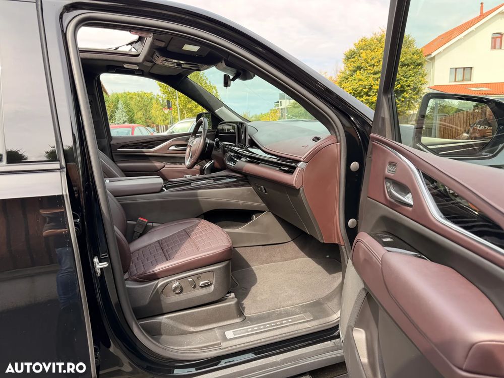 Cadillac Escalade - 32