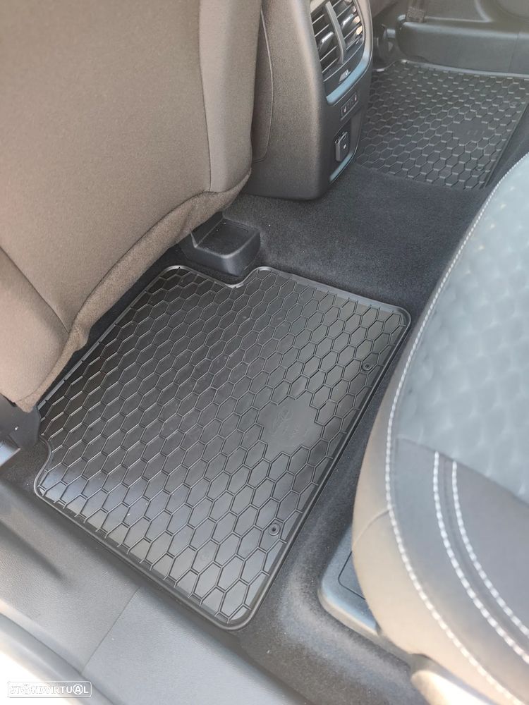Ford Kuga - 28