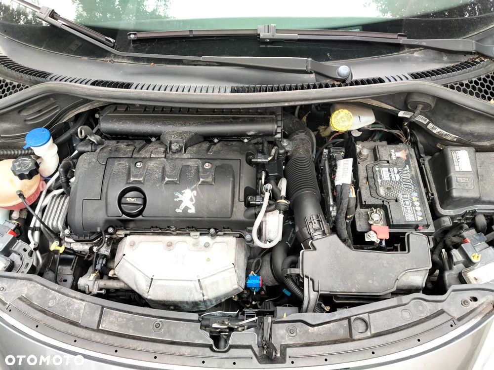 Peugeot 207 - 8