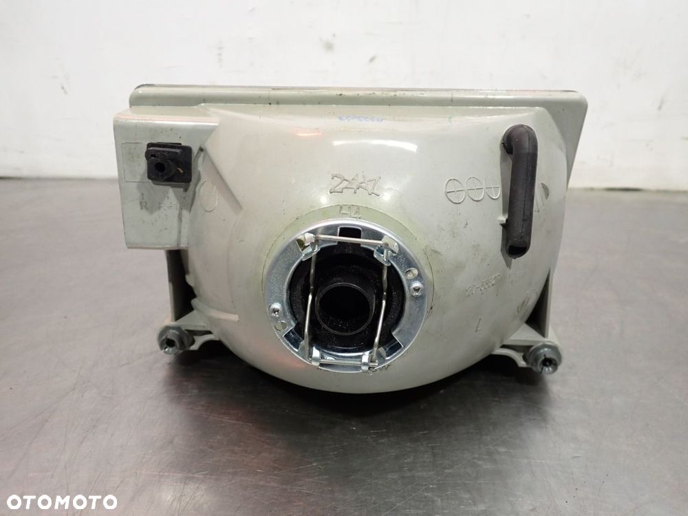 LAMPA LEWA PRZEDNIA JEEP GRAND CHEROKEE I - 4