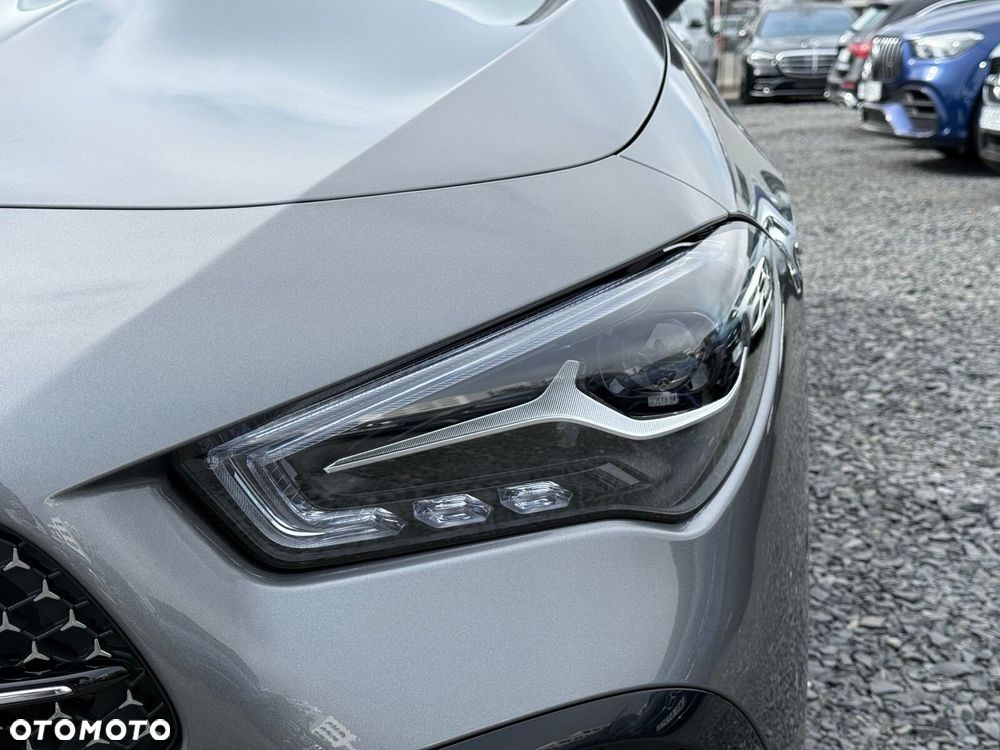 Mercedes-Benz CLA 200 AMG Line 7G-DCT - 12