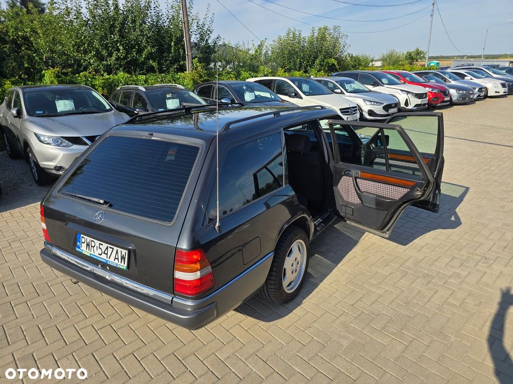 Mercedes-Benz Klasa E - 33