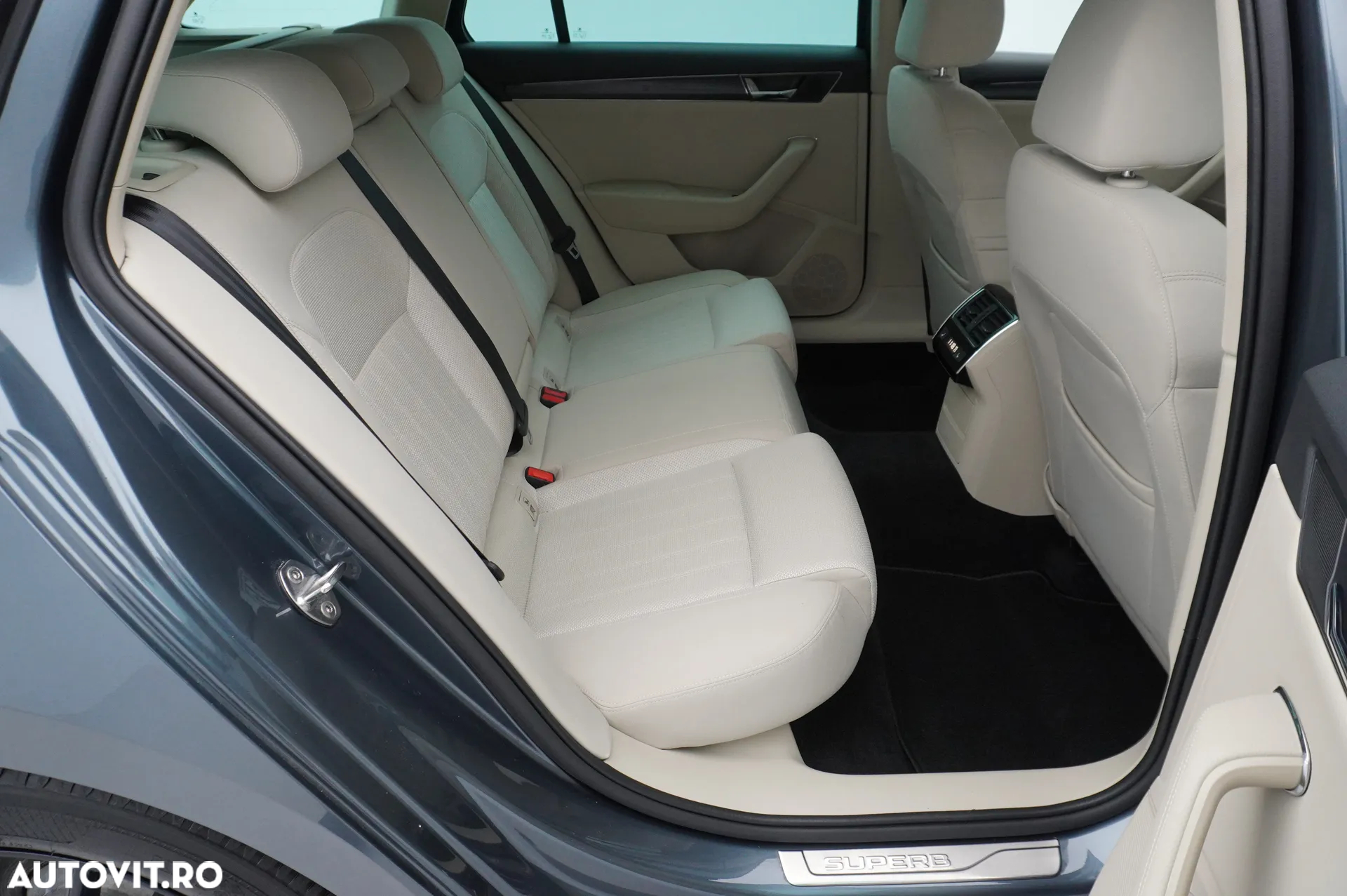 Skoda Superb 2.0 TDI 4X4 DSG Style - 12