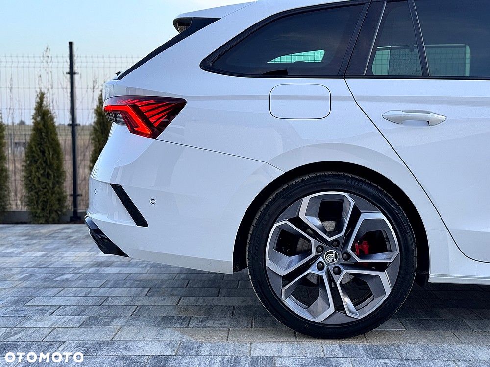 Skoda Octavia 2.0 TDI DSG RS Plus - 10