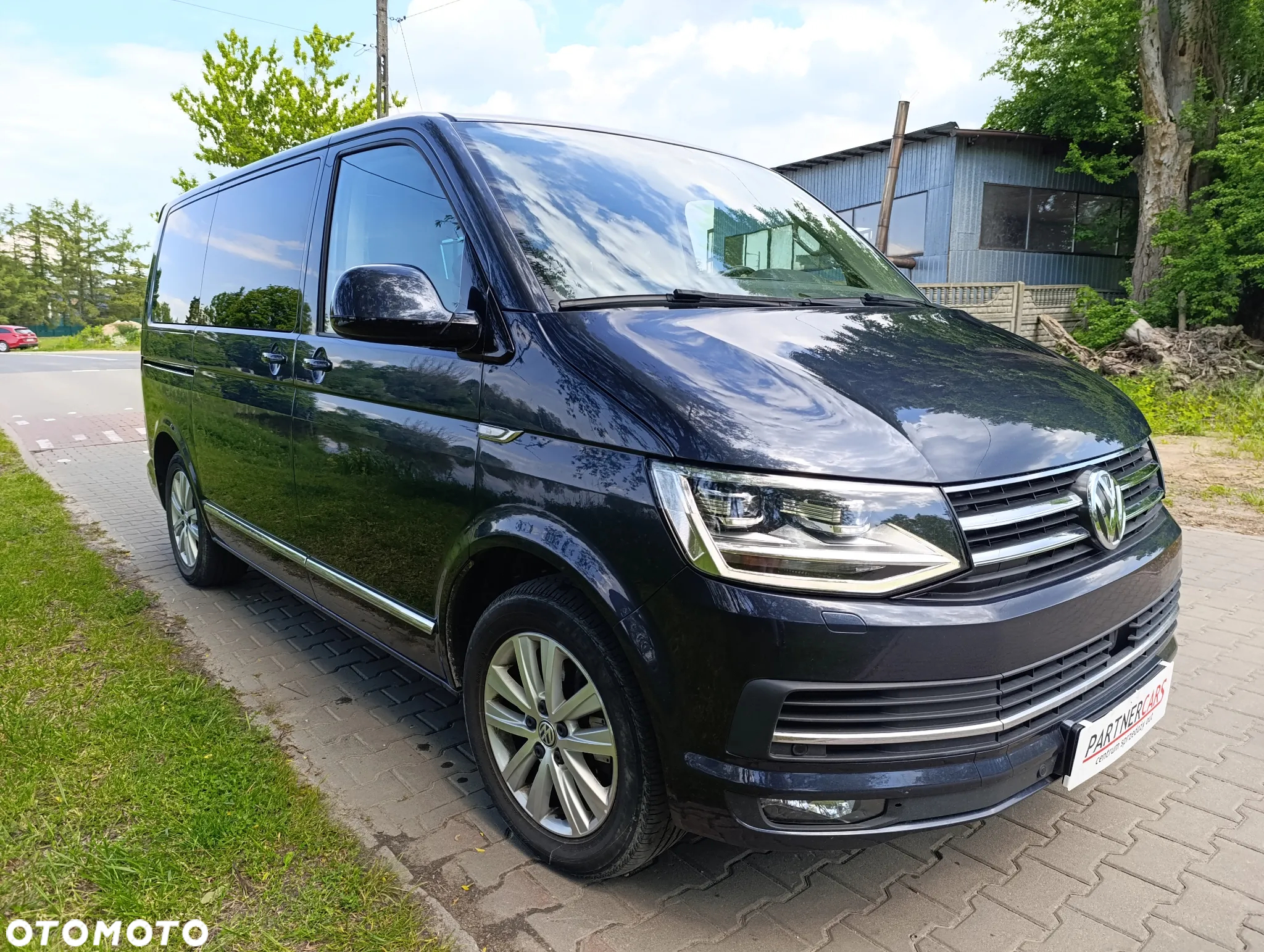 Volkswagen Multivan 2.0 BiTDI L1 Highline DSG - 2