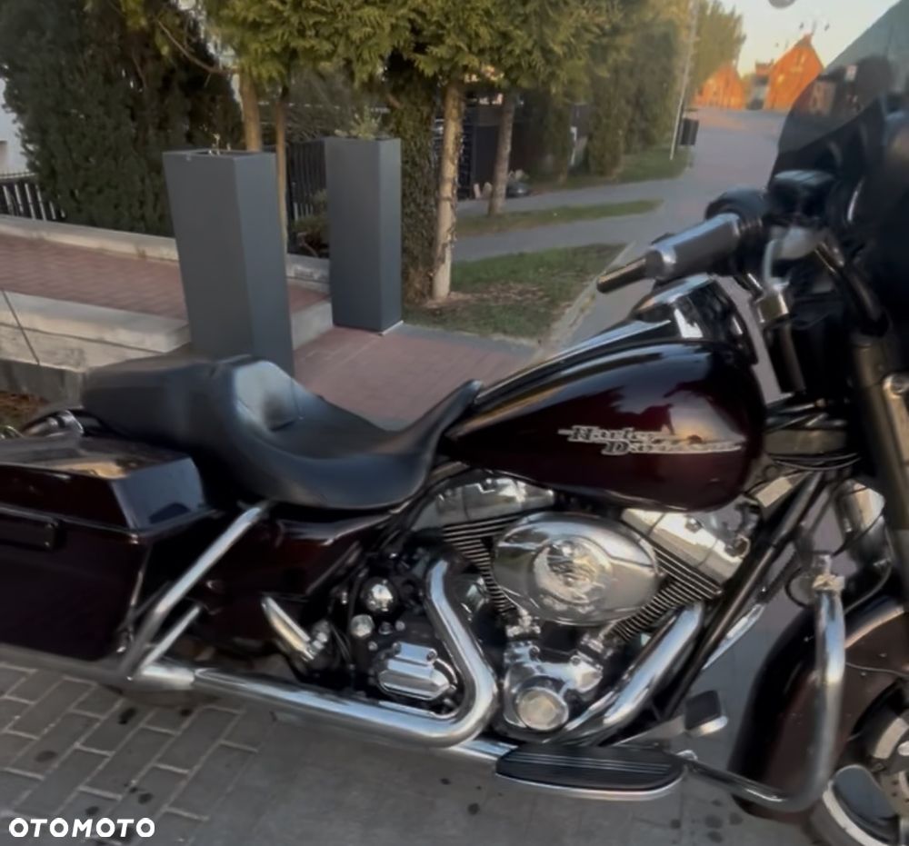 Harley-Davidson Touring Street Glide - 2