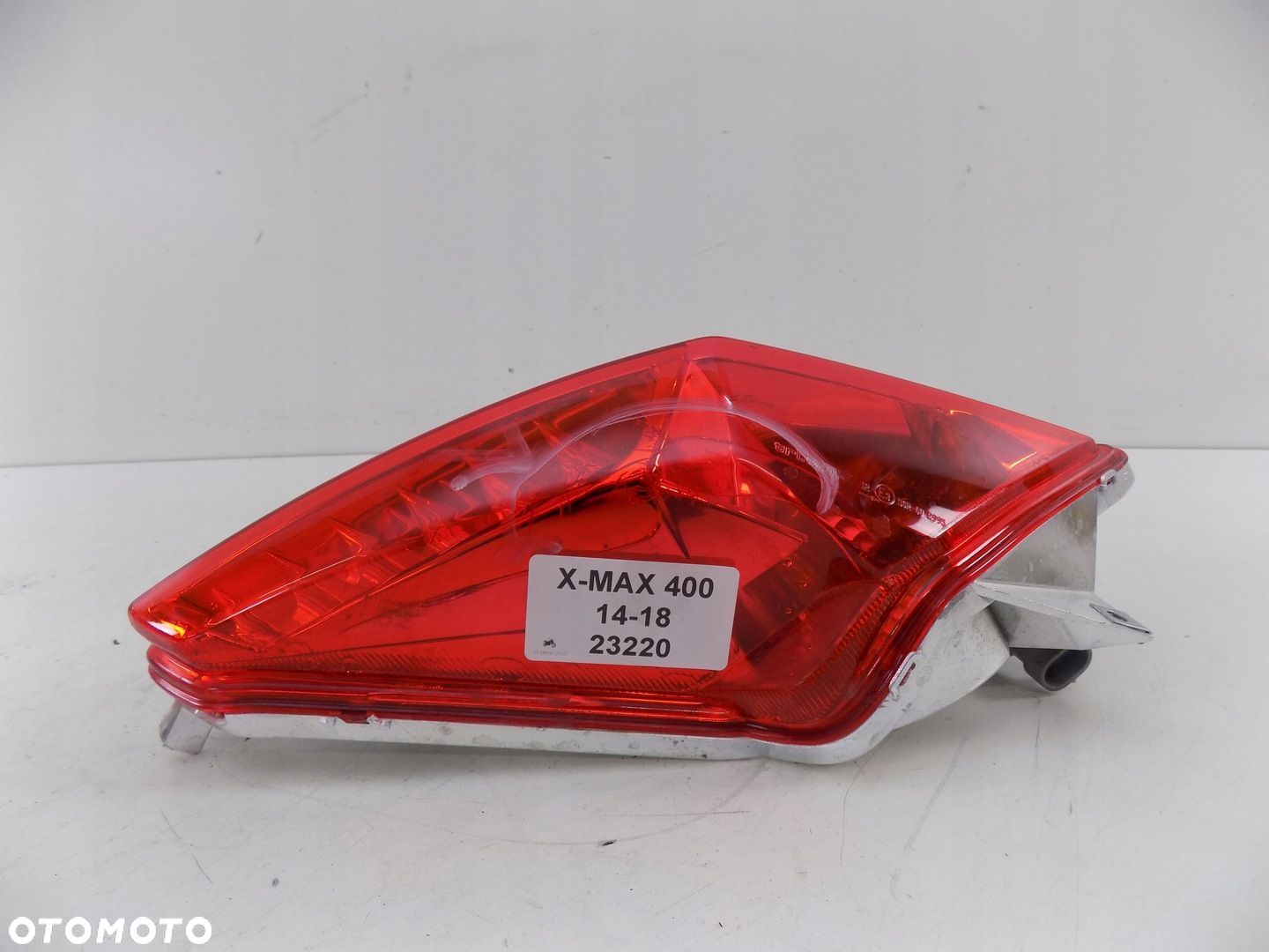 YAMAHA X-MAX 400 14-18 LAMPA TYLNA TYŁ PRAWA - 1