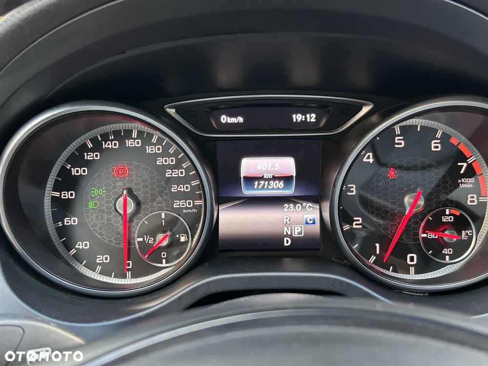 Mercedes-Benz CLA 250 4-Matic - 17