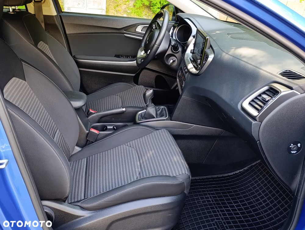 Kia Ceed 1.5 T-GDI M - 17
