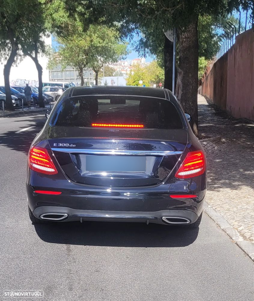 Mercedes-Benz E 300 de AMG Line - 4