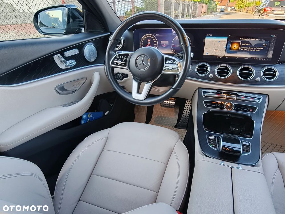 Mercedes-Benz Klasa E 220 d 4-Matic Avantgarde - 23