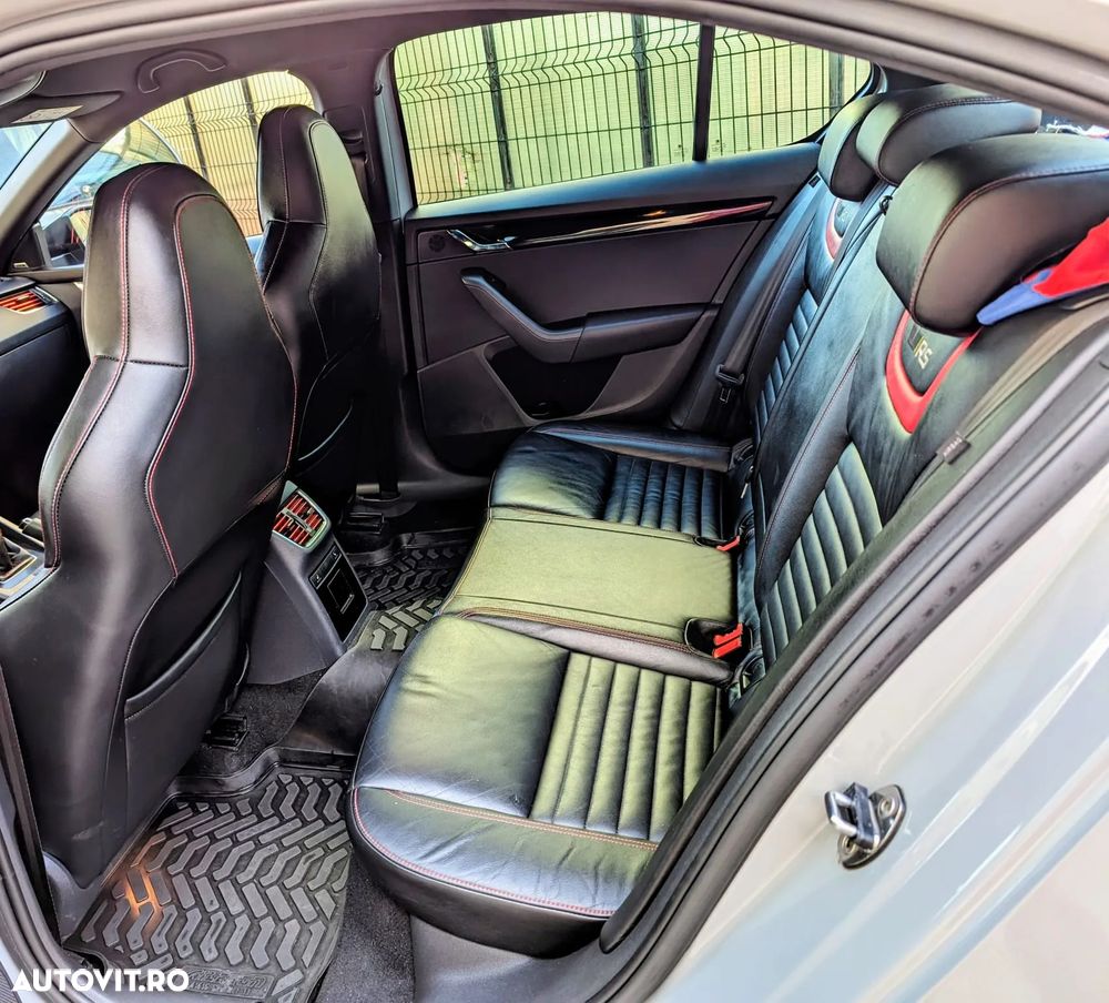 Skoda Octavia 2.0 TSI RS - 8