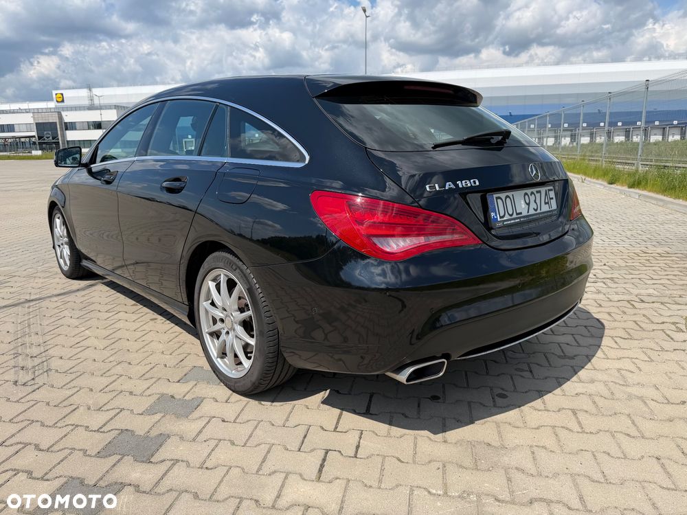 Mercedes-Benz CLA 180 Peak Edition - 11