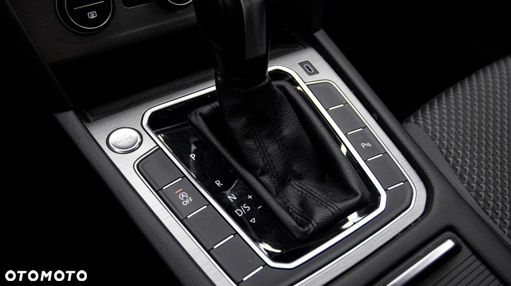 Volkswagen Passat 1.5 TSI EVO Essence DSG - 18